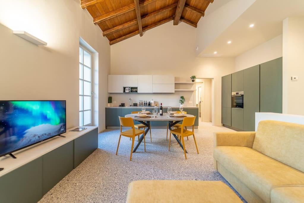 Elegante Loft A 200 A Metri Dal Duomo Apartamento Como Exterior foto